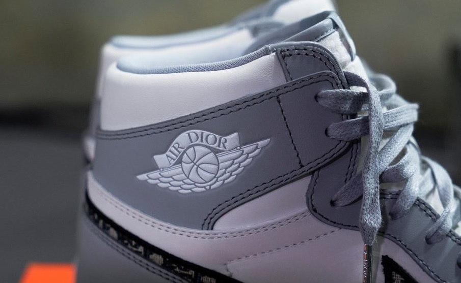 The upper of the Dior X Air Jordon 1 High OG fake shoe